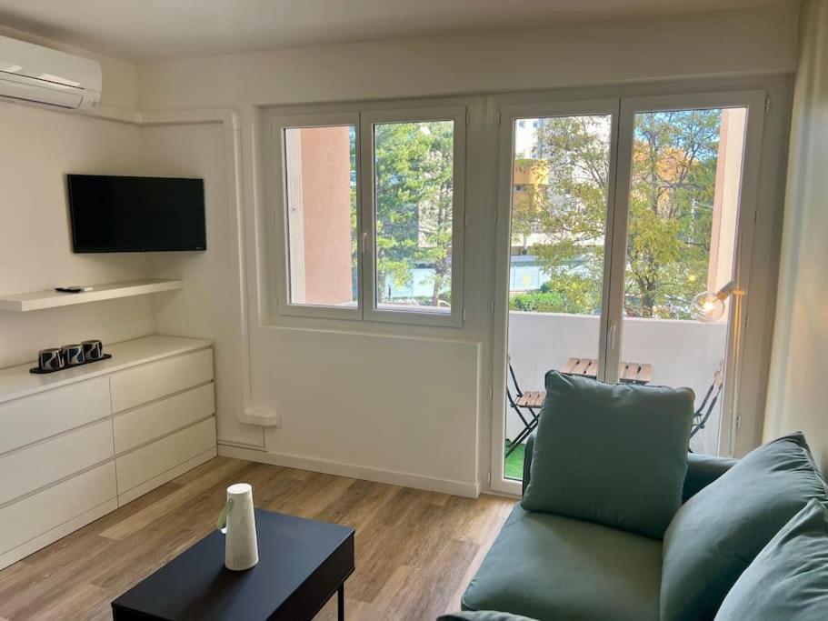 Le Pere Soulas Apartment